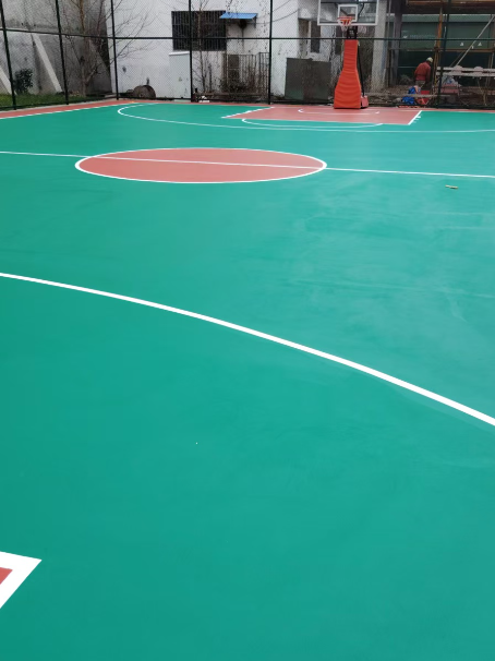 曲沃 球场长期使用易出现地面开裂